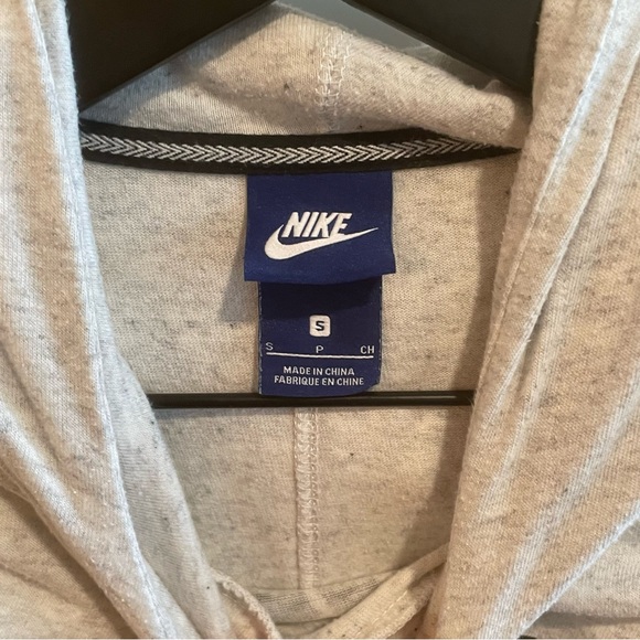 Nike | Gray Hood Ling Sleeve Top | Size S - Picture 6 of 9